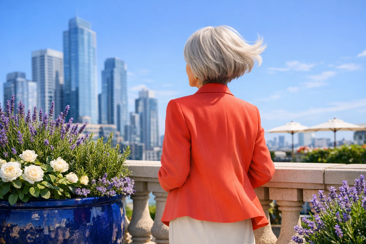 New hairstyles suitable for older women are once again becoming popular